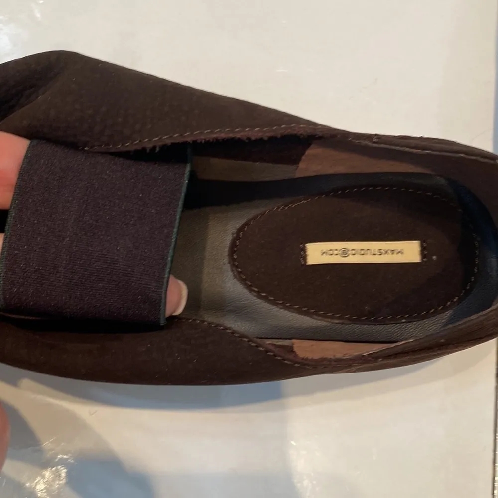 Max Studio Lively 2 dark brown 💯 suede flats. Traction bottom. Size 7.NWT/ box - Image 7