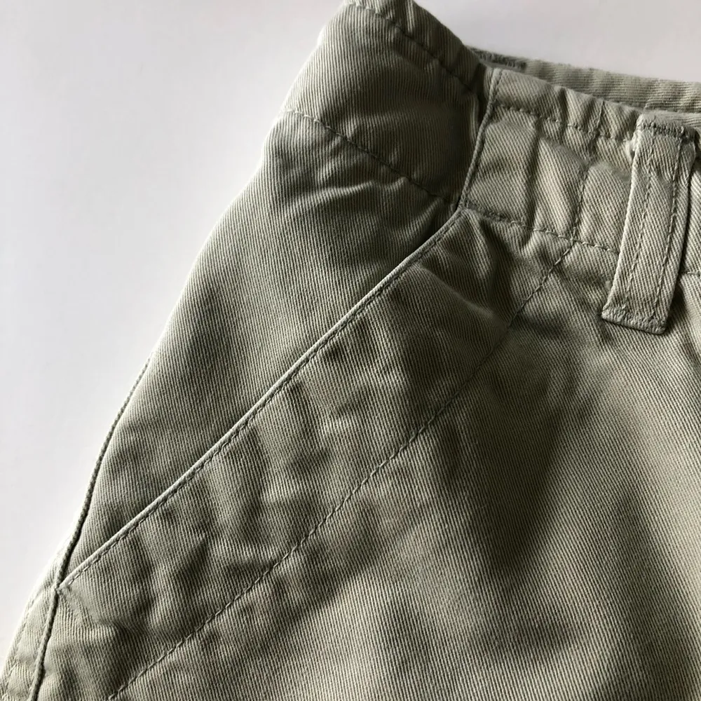 Guess  Chinos Shorts 26 - Image 5