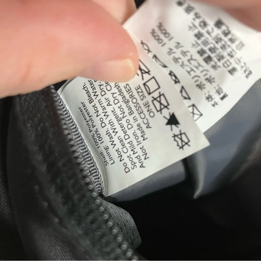 Eddie Bauer nylon crossbody bag‎ black - Image 5