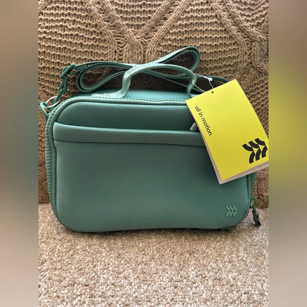 💚💚NWT Green Crossbody Bag lunch 🥪💚💚 - Image 7