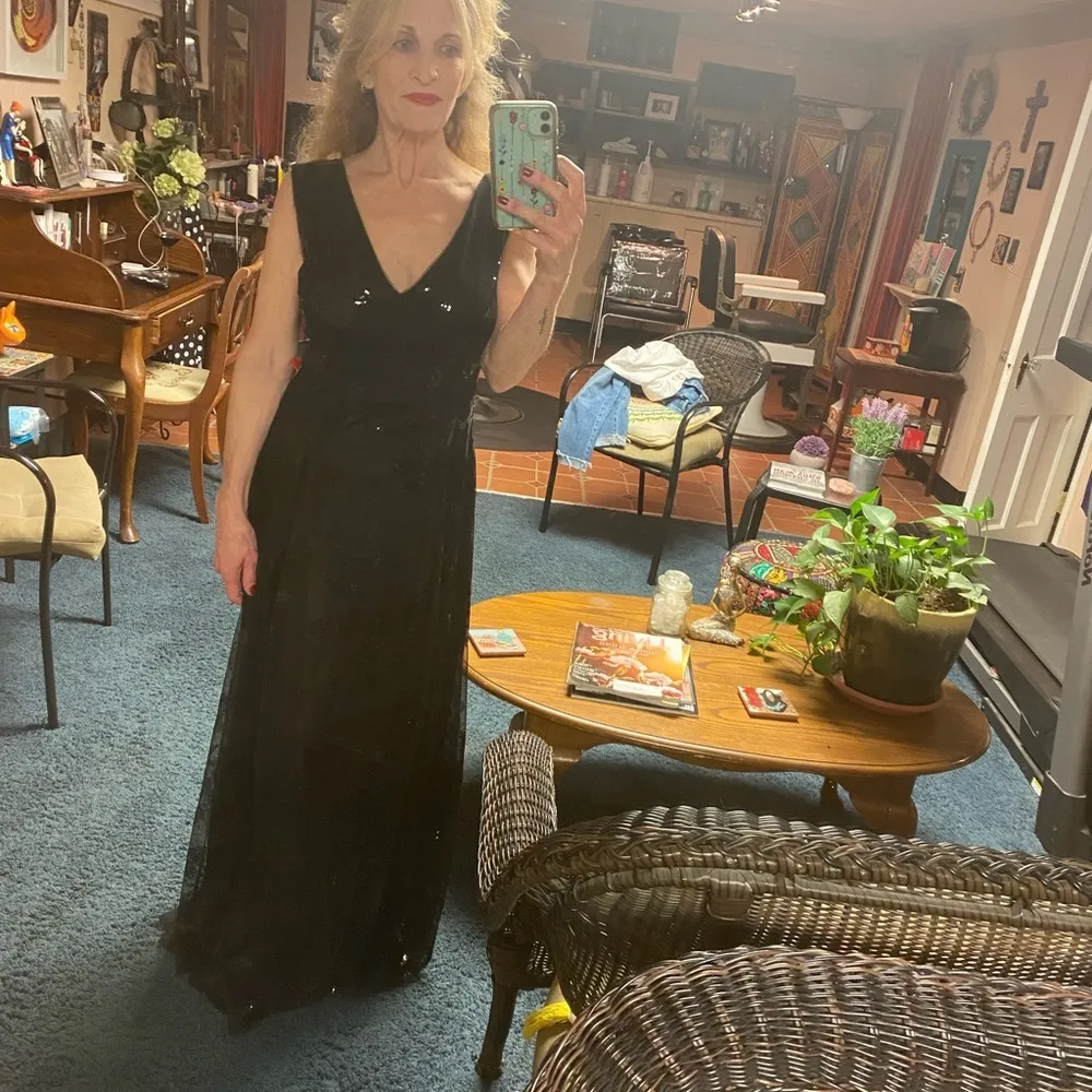 Karl Lagerfeld Paris black sequin overlay classic v neck gown NWT - Image 11