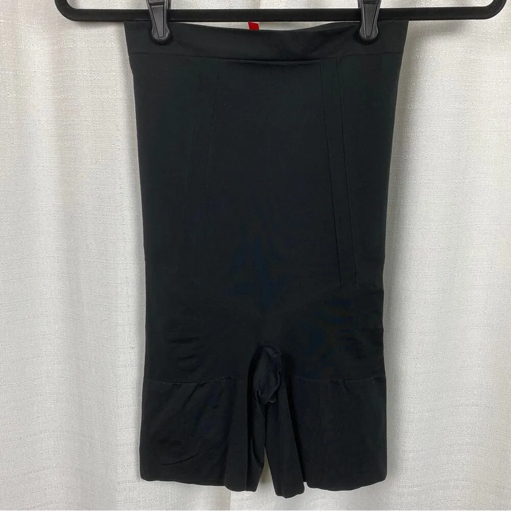 Spanx Black Smoothing Mid Thigh Shaping Short Shape Wear Sz.M - Image 2