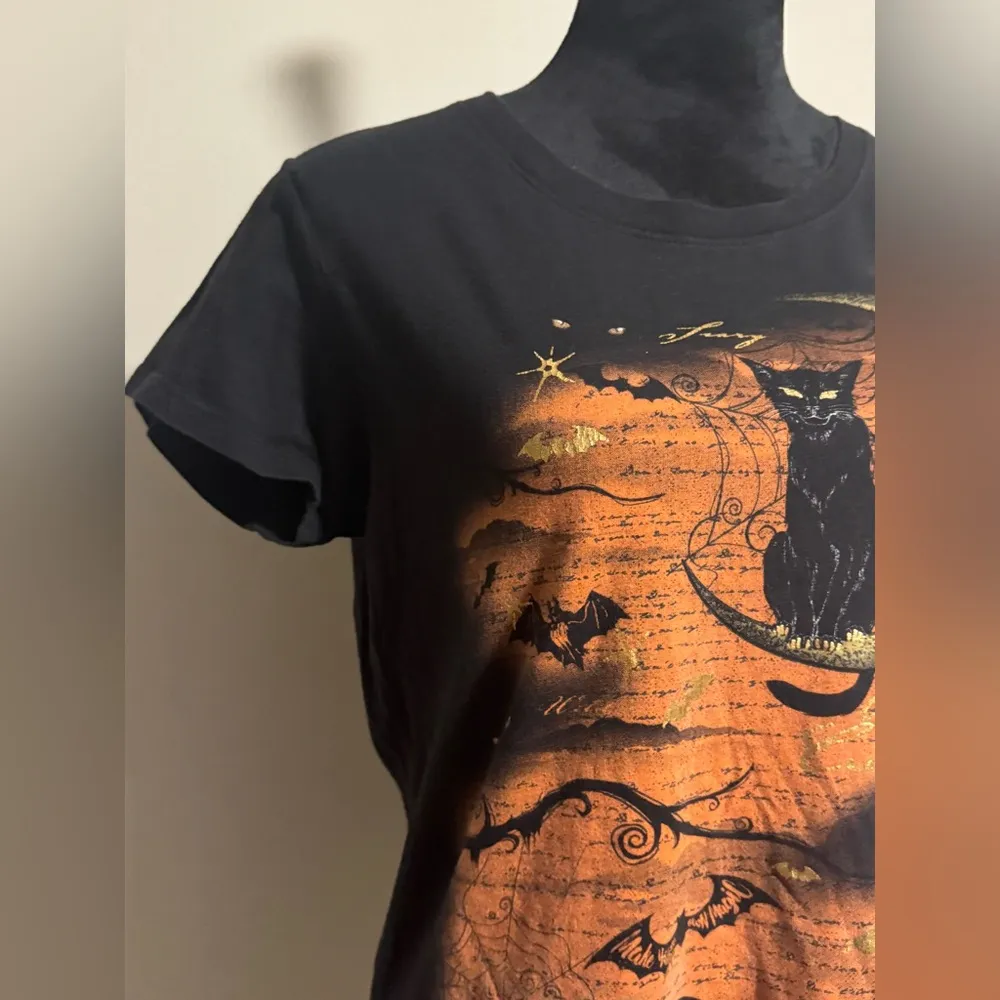 EUC Way To Celebrate Halloween Black and Orange Cat on Moon Graphic Tee Size L Size L - Image 2