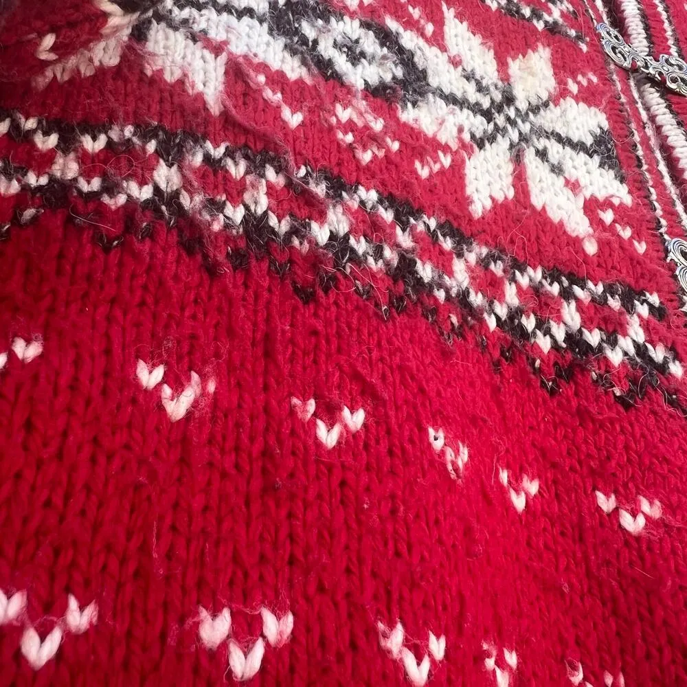 Croft & Borrow Fair Isle Frog Toggle Red Snowflake Winter Christmas Cardigan MED - Image 3