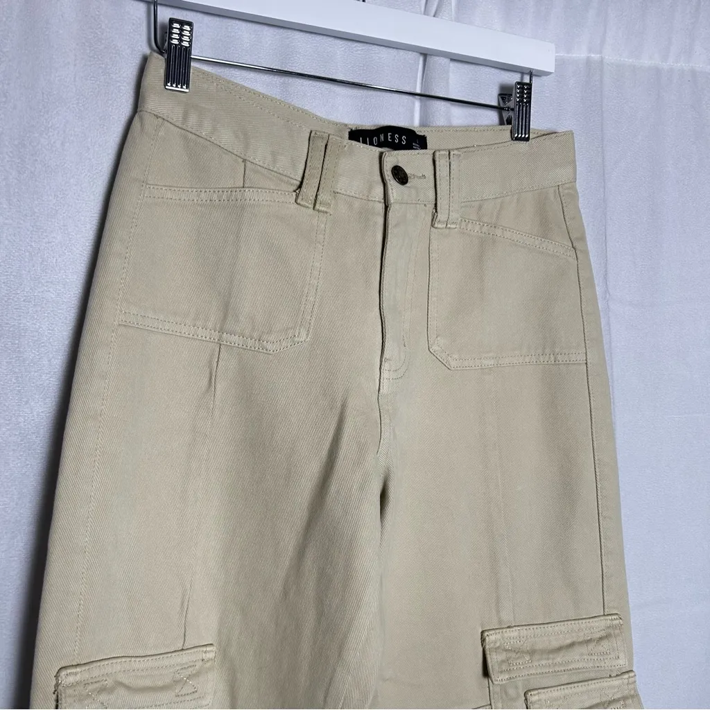 LIONESS  Stacey Cargo Pocket Flat Front Pants Size Small - Image 3