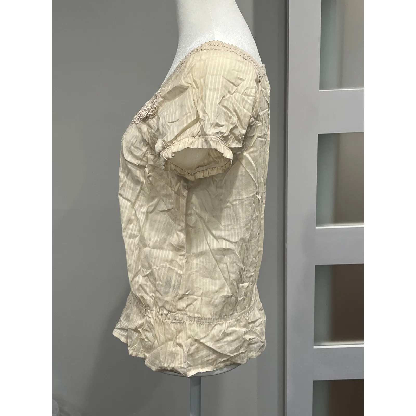 Kimchi Blue Cream Lace Square Neck Puff Sleeve Peasant Blouse Top Women's Medium - Image 4