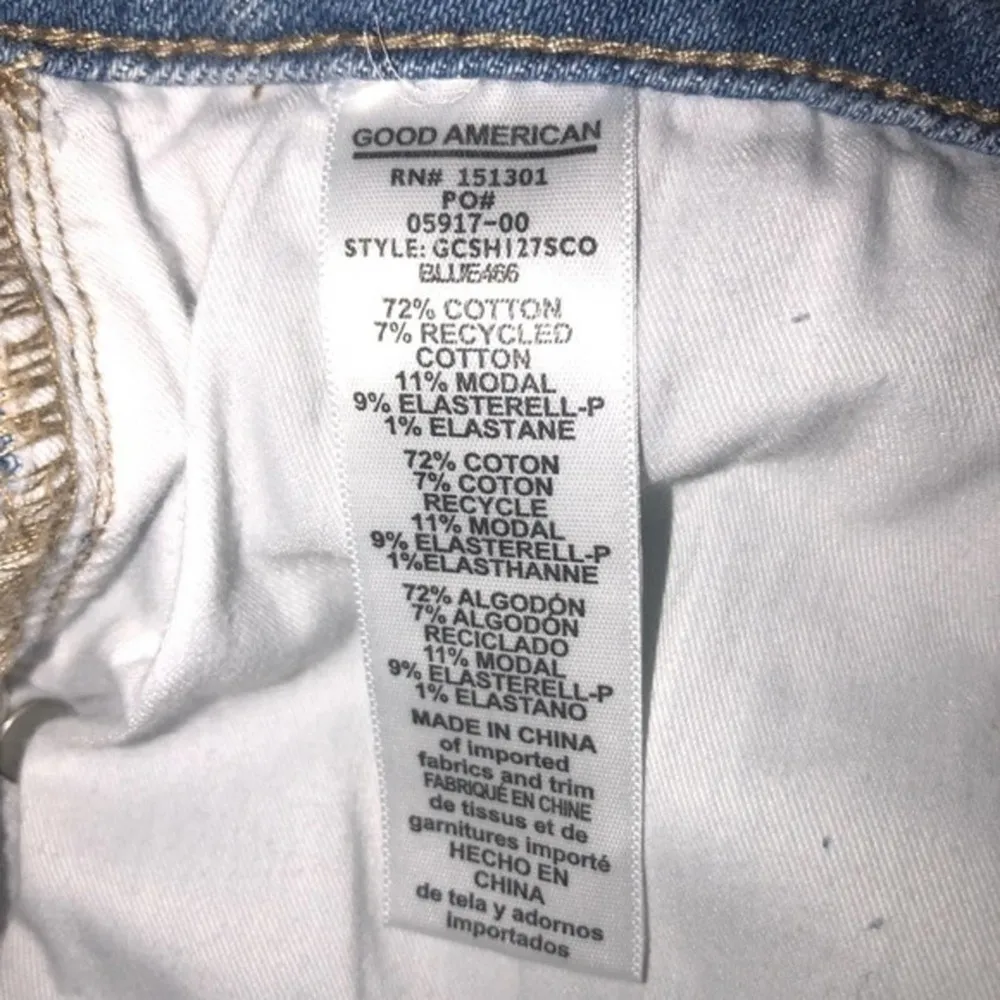 Good American Good Curve Raw Hem High Rise Denim Blue Jean Shorts Size 15 NWT - Image 9