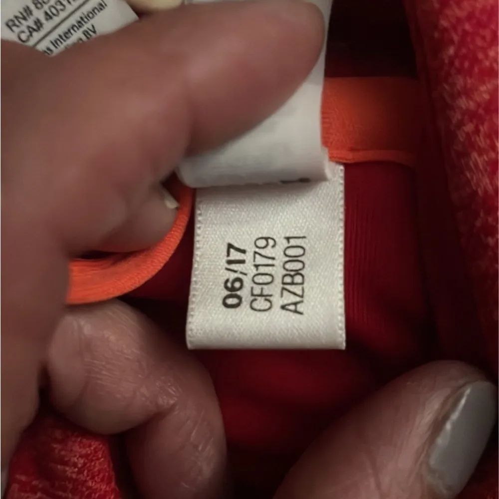 Adidas Hoodie red Small - Image 5