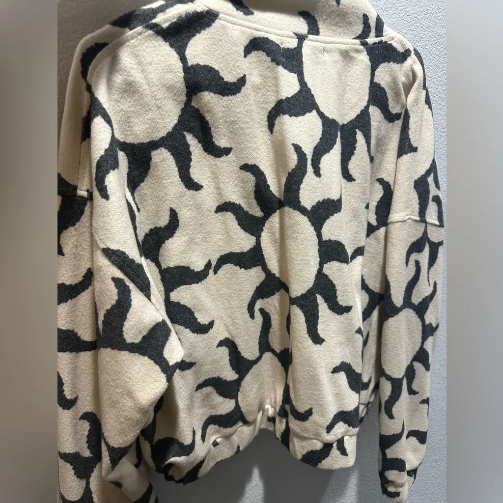 NWOT Urban Outfitters Olivia sun printed jacket - Image 5