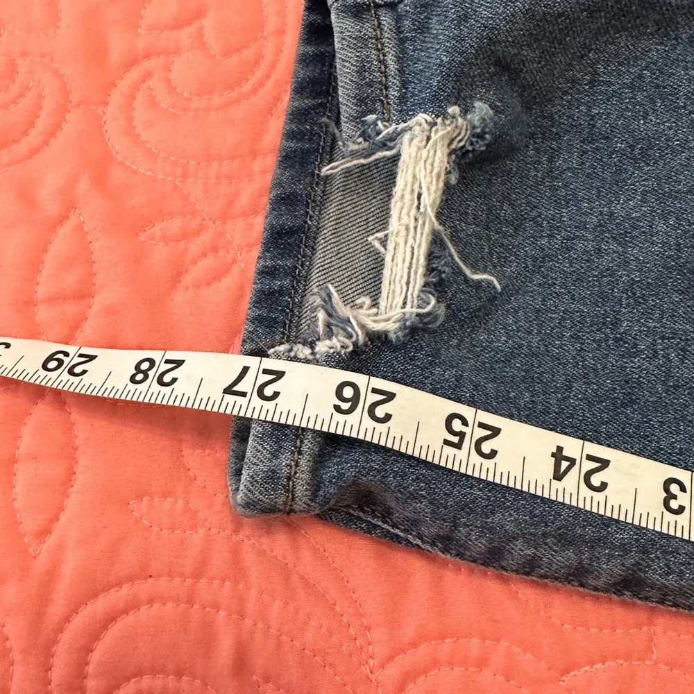 SoHo skinny crop Size 11 Mom Jean - Image 8