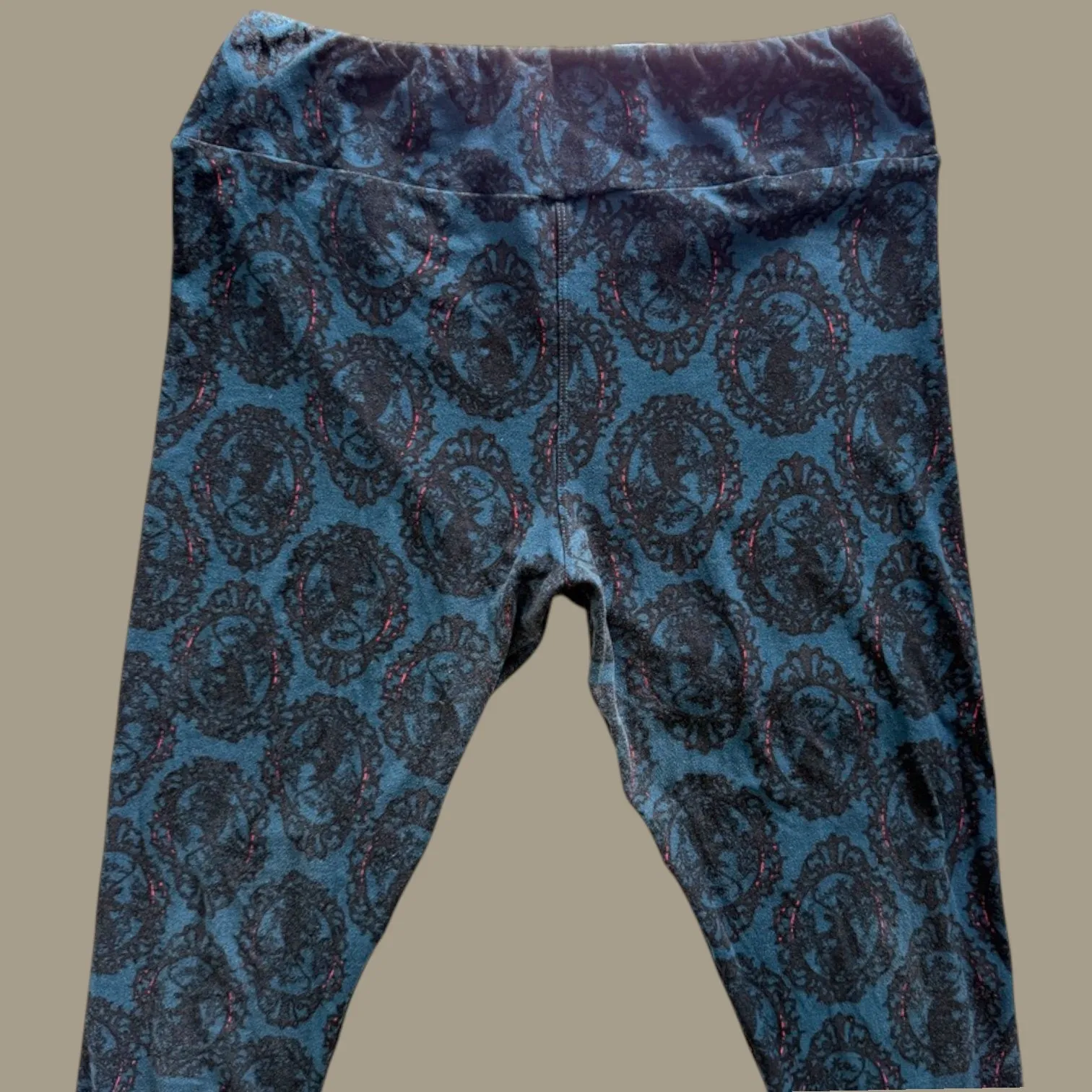 LuLaRoe Tall & Curvy Leggings Blue Gothic Cameo Pattern Fading Soft Stretch - Image 3