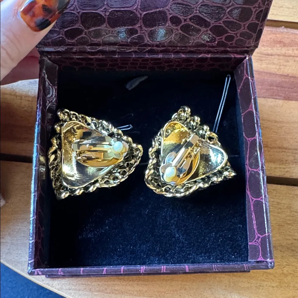 NWT The Lucy Link Studs in Gold - Image 2