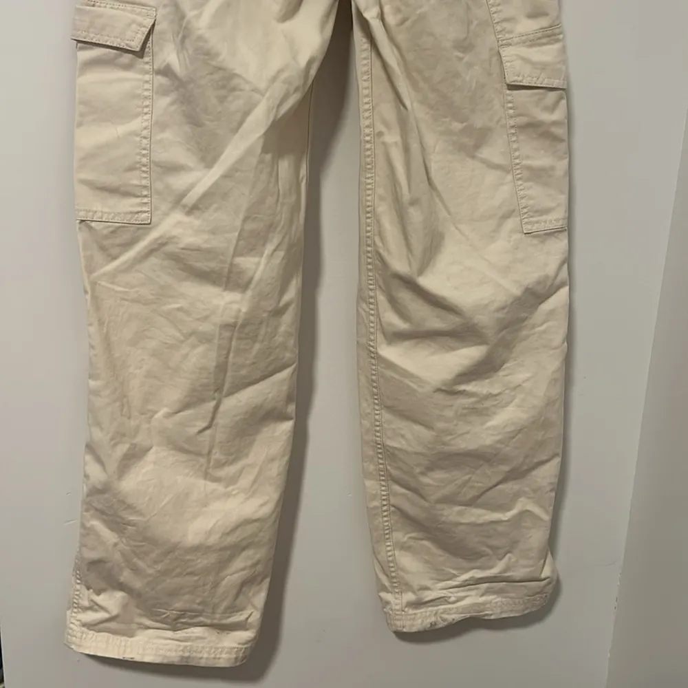 Urban Outfitters Cream Cargo Pants Size 26 - Image 5