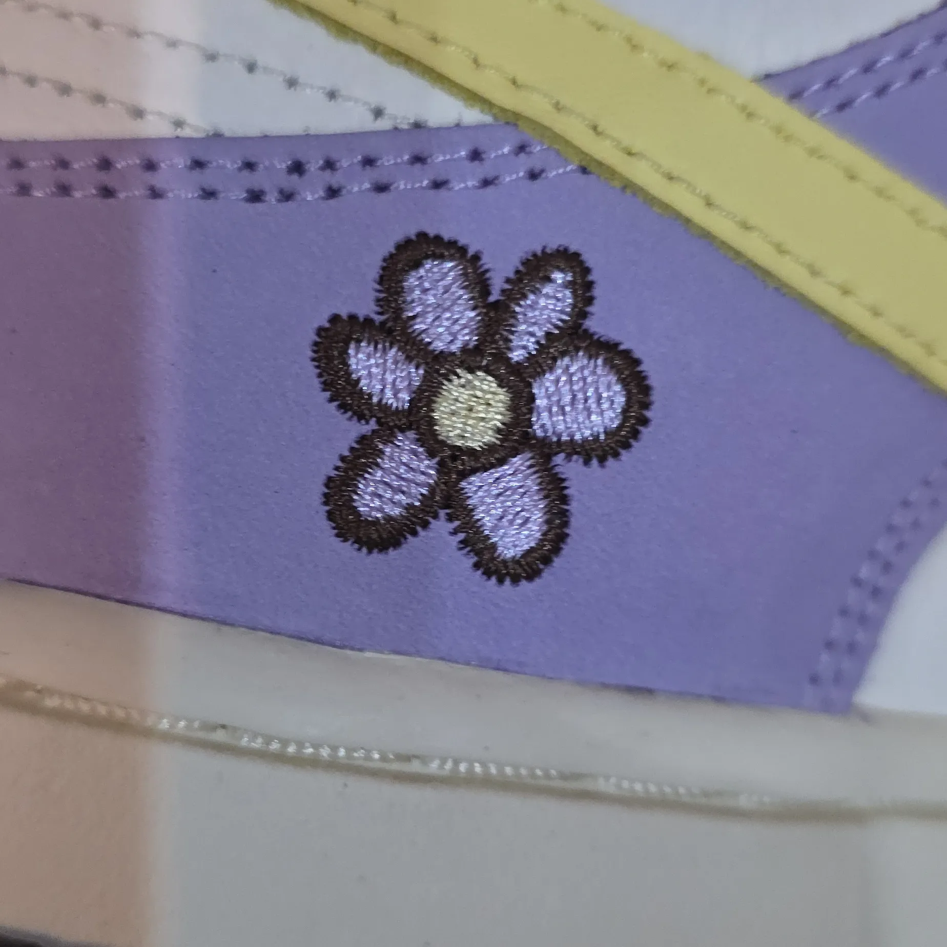 Nike Dunks Womens Size 7 FB7910 500 Lilac Bloom Purple White Basketball Flower - Image 5