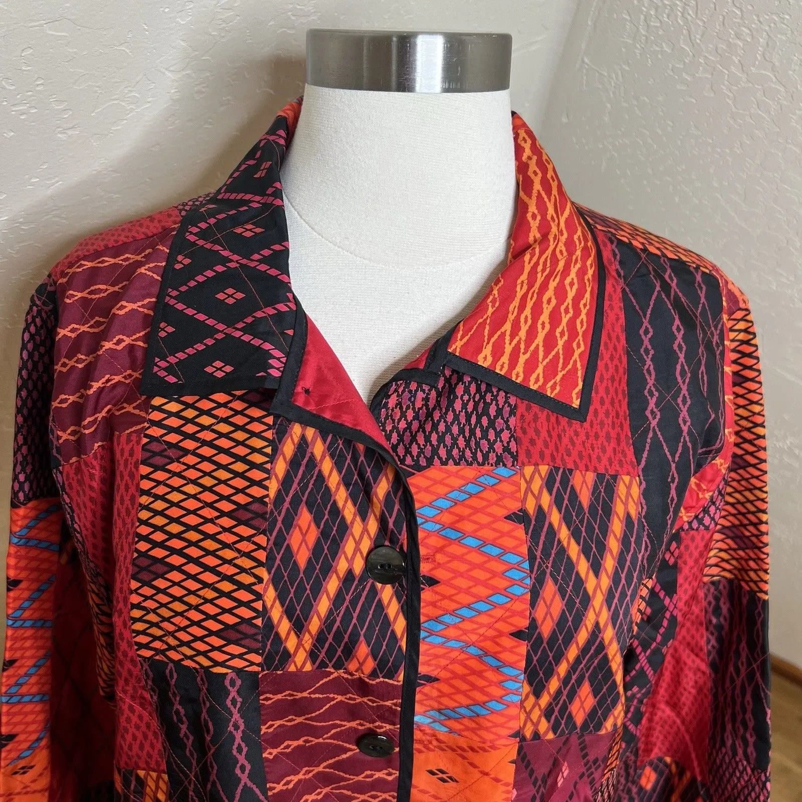 VTG Chicos Jacket Womens 1 Medium 100% Silk Red Patchwork Button Down Artsy - Image 3