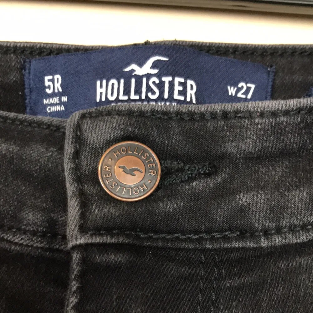 Hollister Women’s Black Denim Ultra High-Rise Mom Jean - Image 6