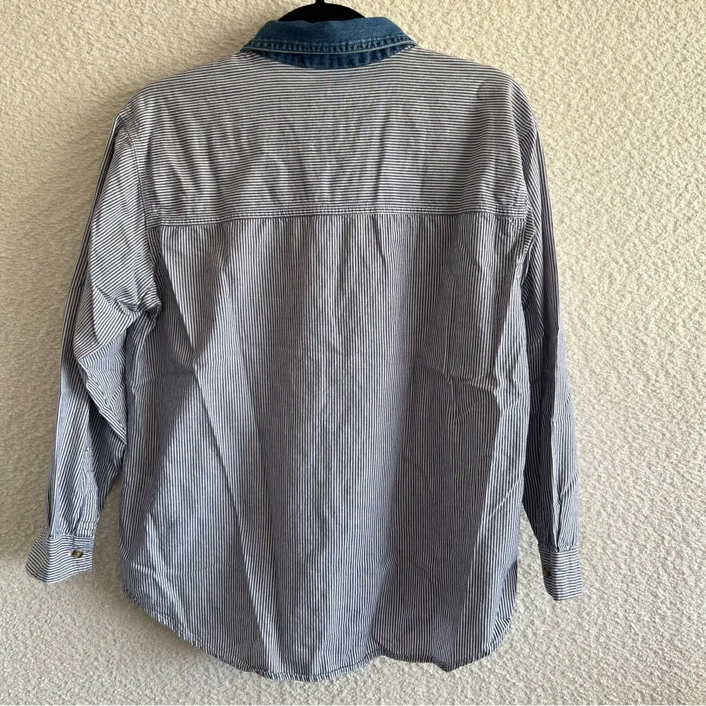 Basic Editions‎ Women’s Vintage Denim Collar Barn Embroidery Shirt Size Medium Blue - Image 3