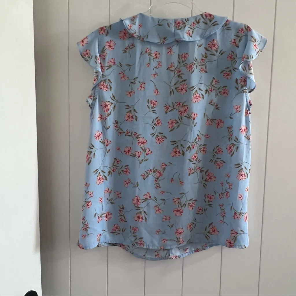 CeCe Light Blue Top with Pink Floral Design - Image 3