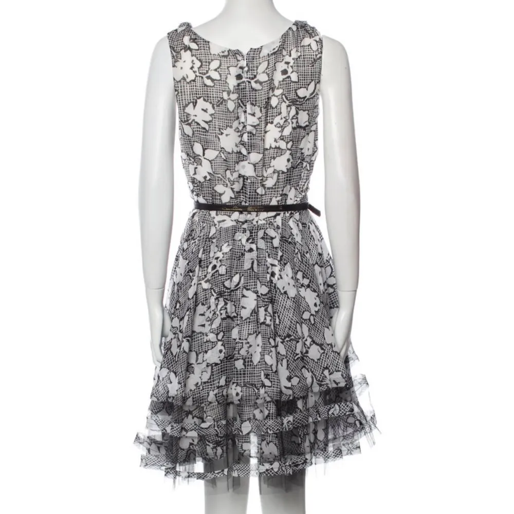 Like new Oscar de la renta silk belted dress - Image 3