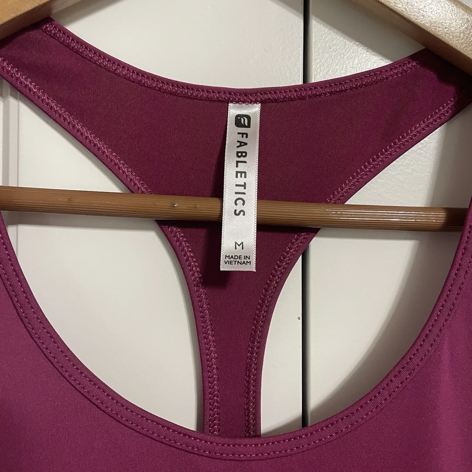 Fabletics Womens Tank Top Racerback Sleeveless Athletic‎ Burgundy Size Medium - Image 5