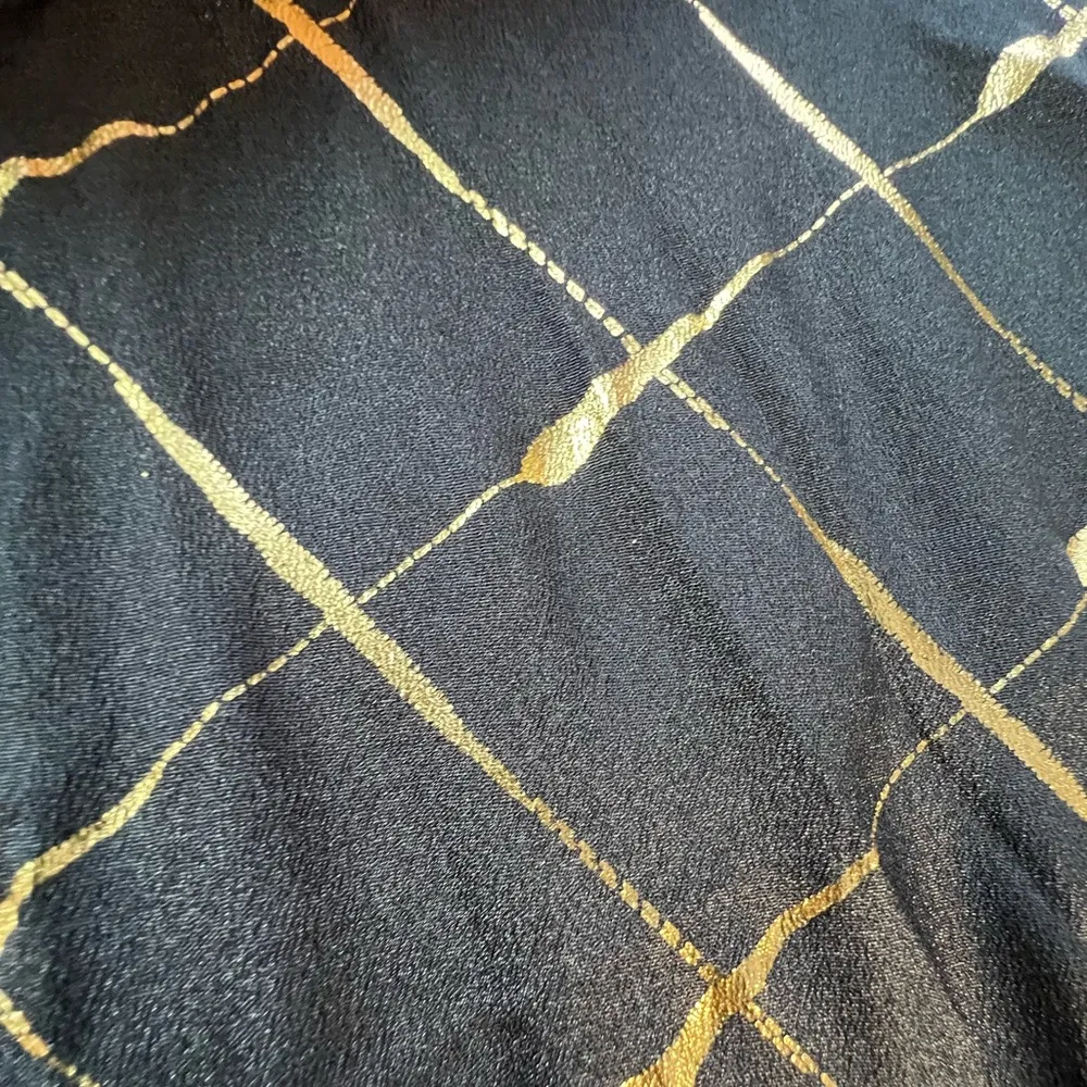 SheIn  Curve | ladies plus size faux fur dress. Size: 4XL - Image 13