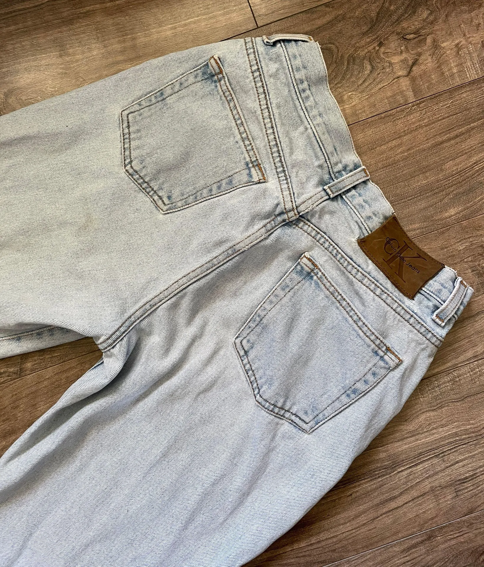 Calvin Klein Mom Jeans - Image 4