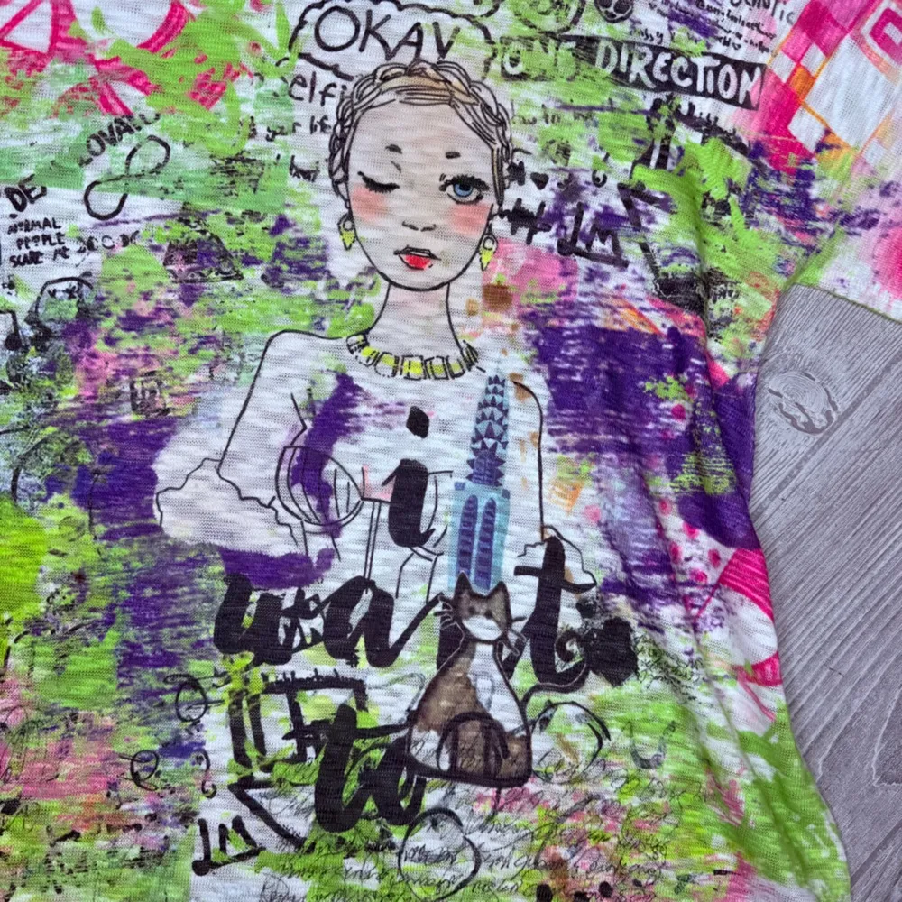 Inoah graffiti style white short sleeve unique hem shirt t shirt blouse large - Image 3