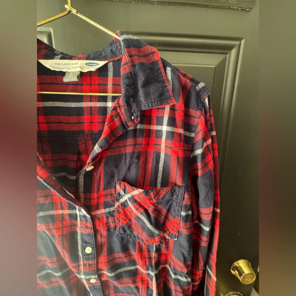 Old Navy Red and Black Checkered Flannel Shirt - Image 3