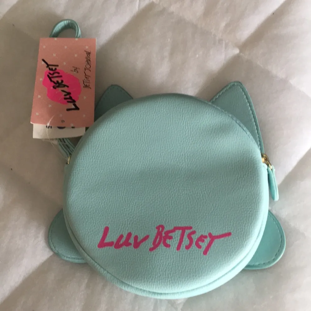 Betsey Johnson luv betsey wristlet Butterfly - Image 2