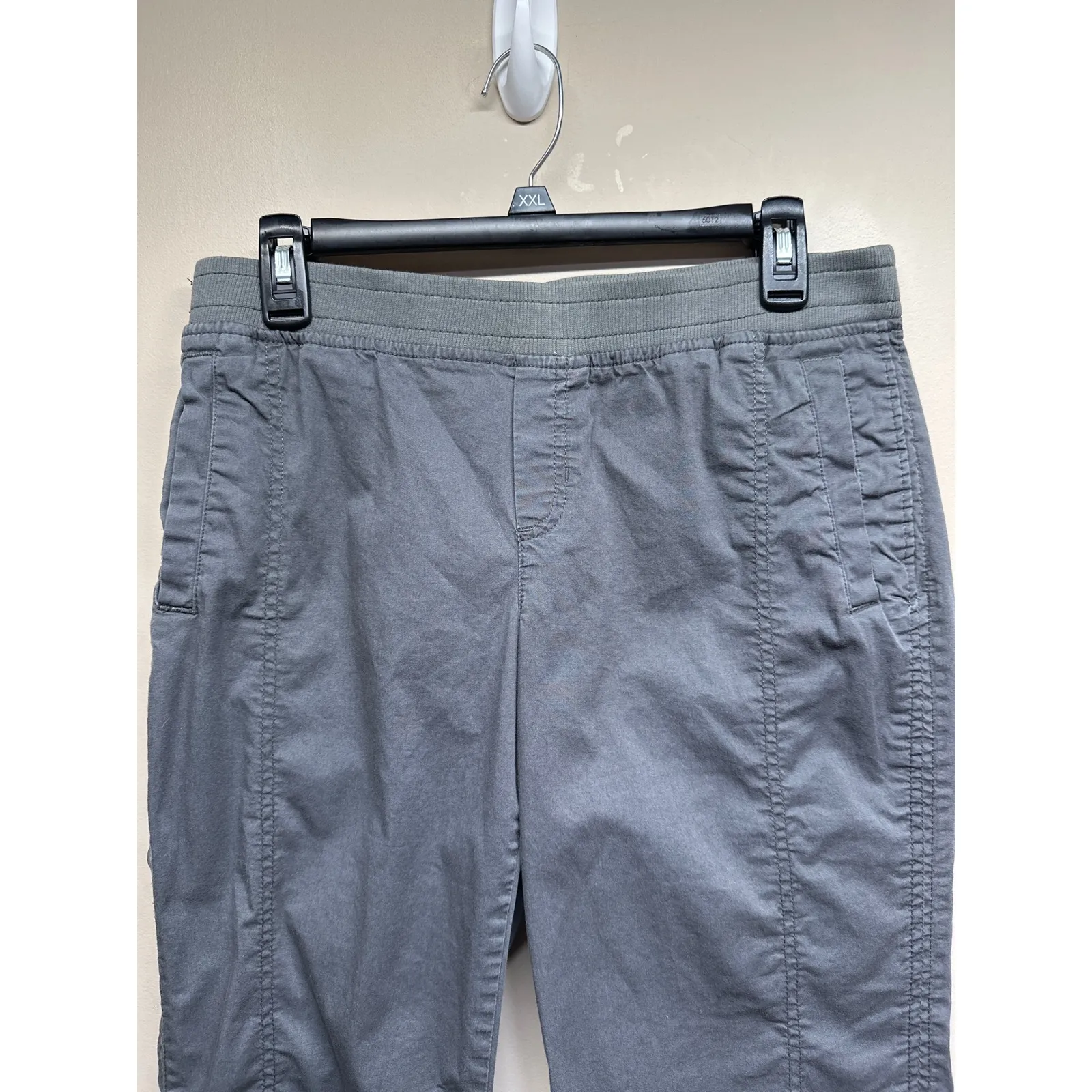 Eddie Bauer Women's Gray Casual Cargo Pants Elastic Waist Size 10 Cotton Blend - Image 2