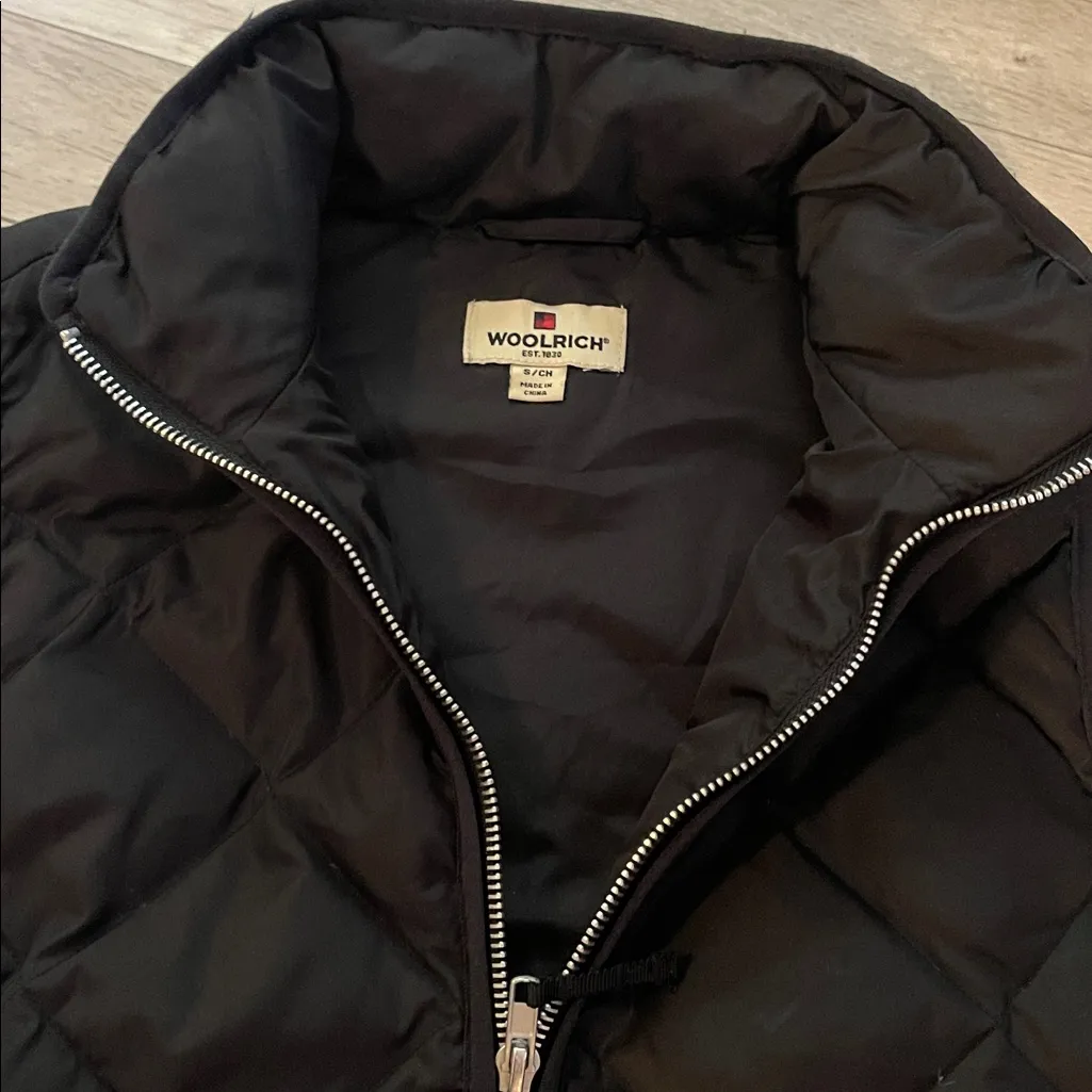 Woolrich Black Quilted Vest with Zipper pockets small silver hardware - Image 4