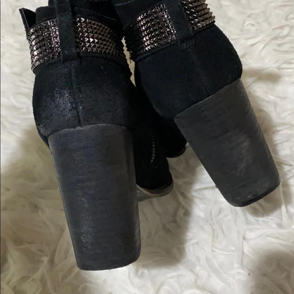 Nine West Zazax Black Suede Western Booties - Image 5