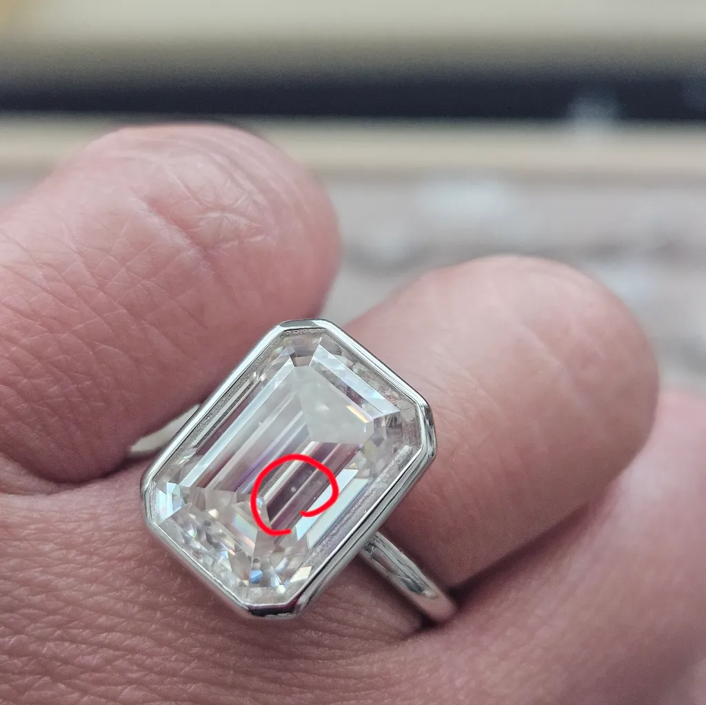 10ct Emerald Moissanite Ring Size 7 - Image 5