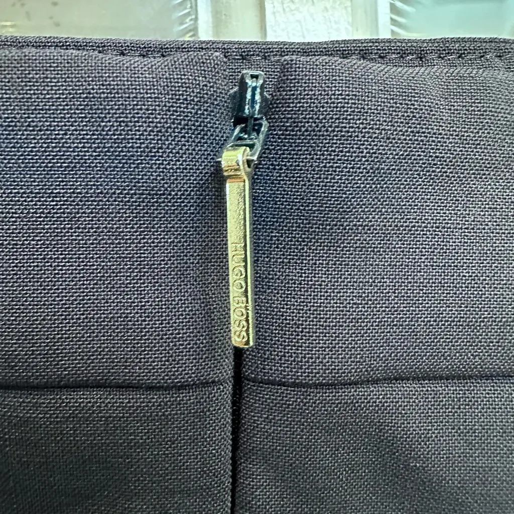 Hugo Boss Classic Career Office Chic Navy Pencil Skirt Size US 10 Med Timeless - Image 4