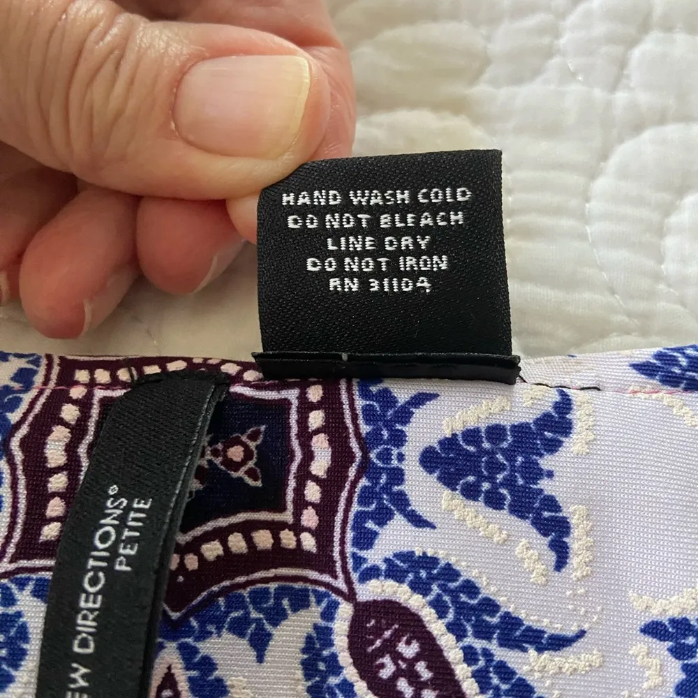 New Directions Boho Chic Top, Art to Wear Bright Pink, Blue and White Size PXL - Image 5