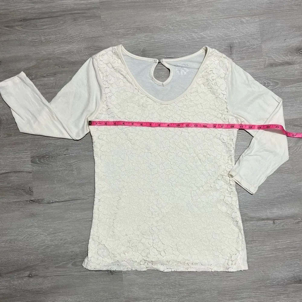 Merona Ivory Lace Overlay 3/4 Sleeve Top Women’s M Metallic Gold Shimmer Detail - Image 9
