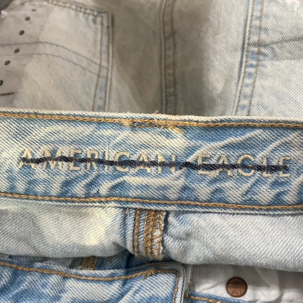 New American Eagle 90s boyfriend acid wash fringe hem denim shorts size 6 - Image 10