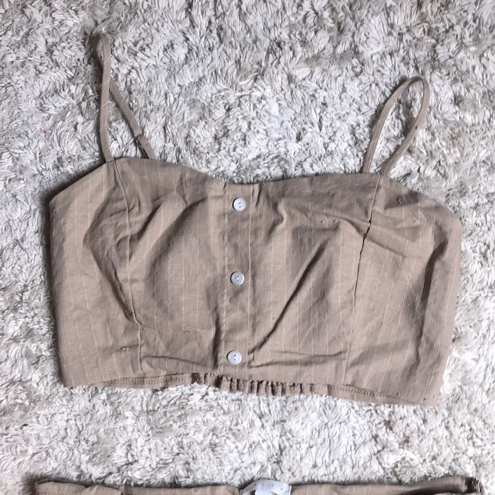 Leith 2 piece high rise pants and crop top set, size medium - Image 2