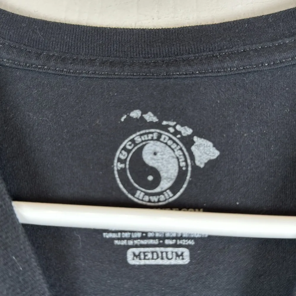 T&C Surf Company Black Raised on Rice Graphic Shirt Size Med EUC #5604 - Image 4