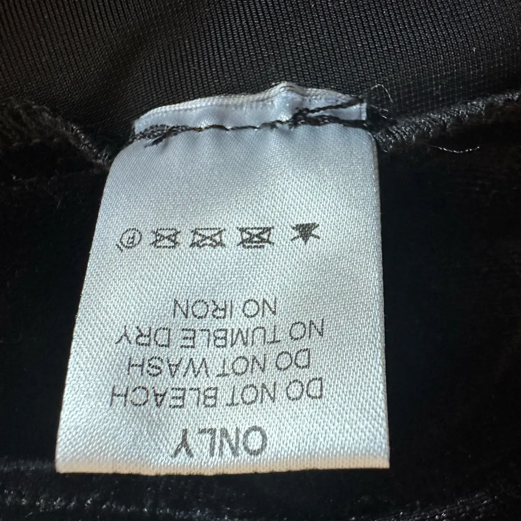 Avenue Montaigne Bellini Black Velvet Flare pants Sz 4 Pull On Minimalist luxury - Image 10