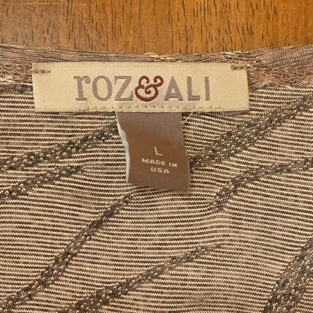 Roz & Ali top women’s large tan/gray. 3/4 sleeves  draped neckline shiny holiday - Image 3