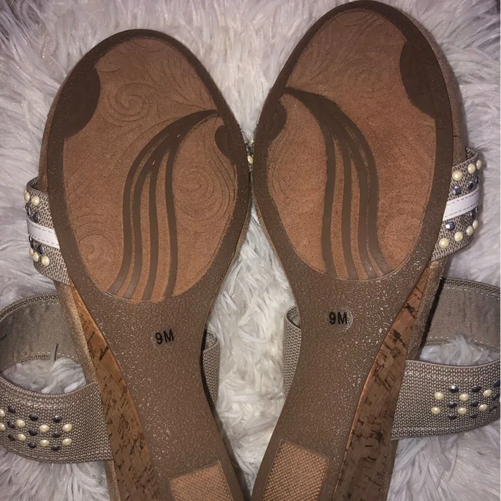 🔥Coach and Four Vonny wedges size 9M Tan - Image 3