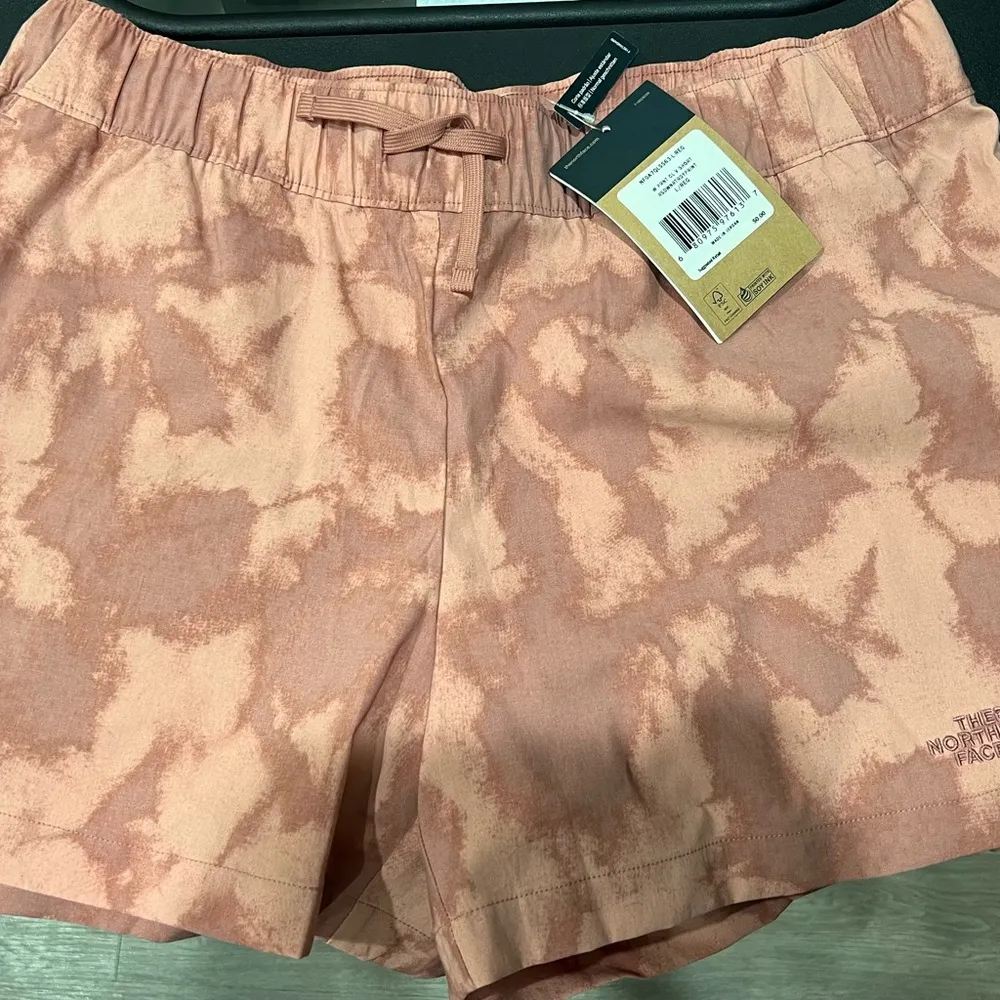 The North Face  shorts size large athletic quick dry shorts - Image 7