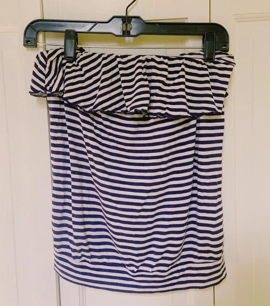 White And Navy Blue Striped Strapless Flowy Tank top  - Image 4