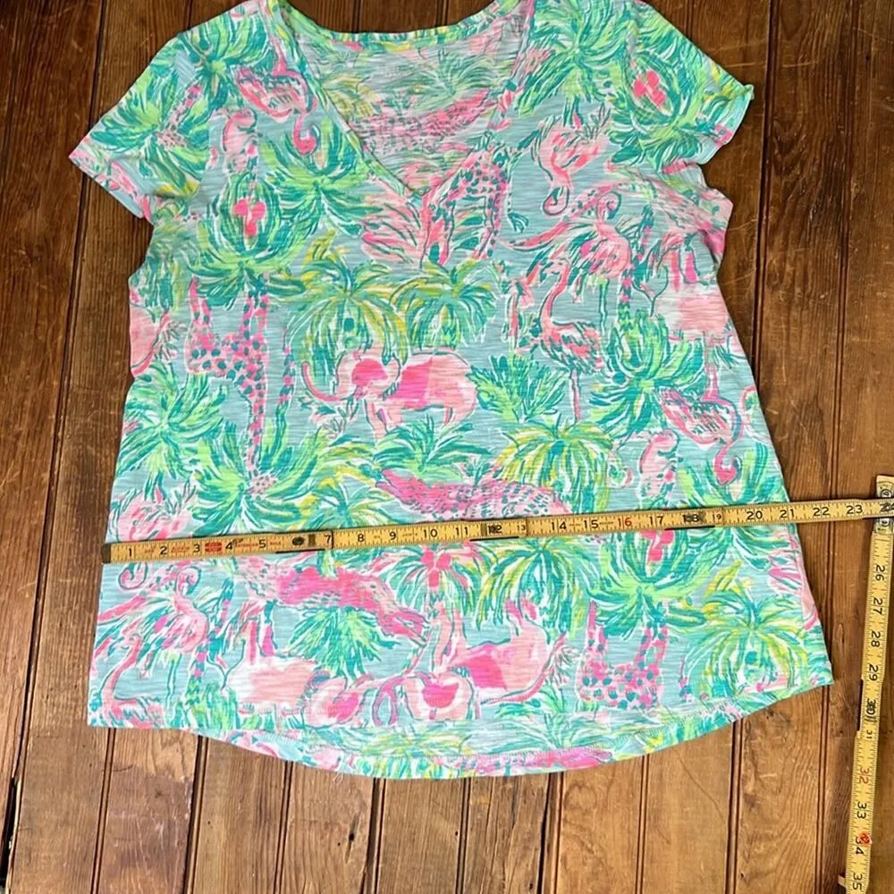 Women’s Lilly, Pulitzer, V-neck, cap sleeve T-shirt, animal print size medium - Image 4