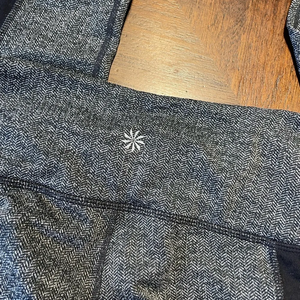 Woman’s size small herringbone athleta brand leggings - Image 3