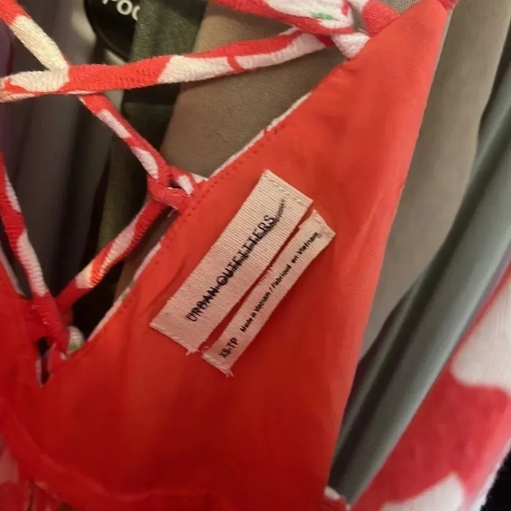 Urban Outfitters Pink coral floral print Romper XS - Image 9