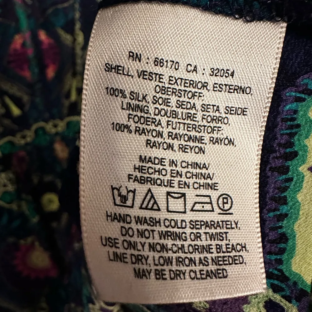 silk printed dress sz XS roomy best on 4-6 - Image 3