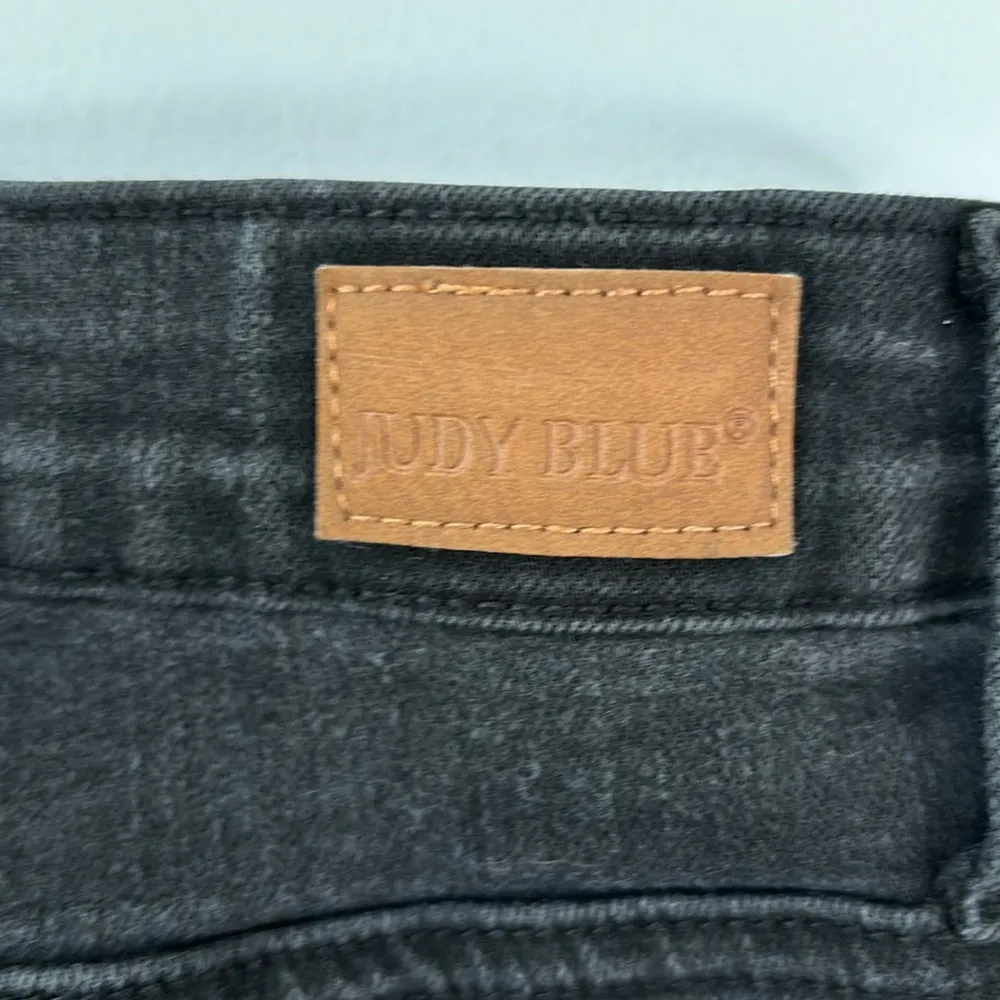 Judy Blue Black High-Rise Boyfriend Jeans Slim Fit Size 32 Cuffed or Uncuffed - Image 9