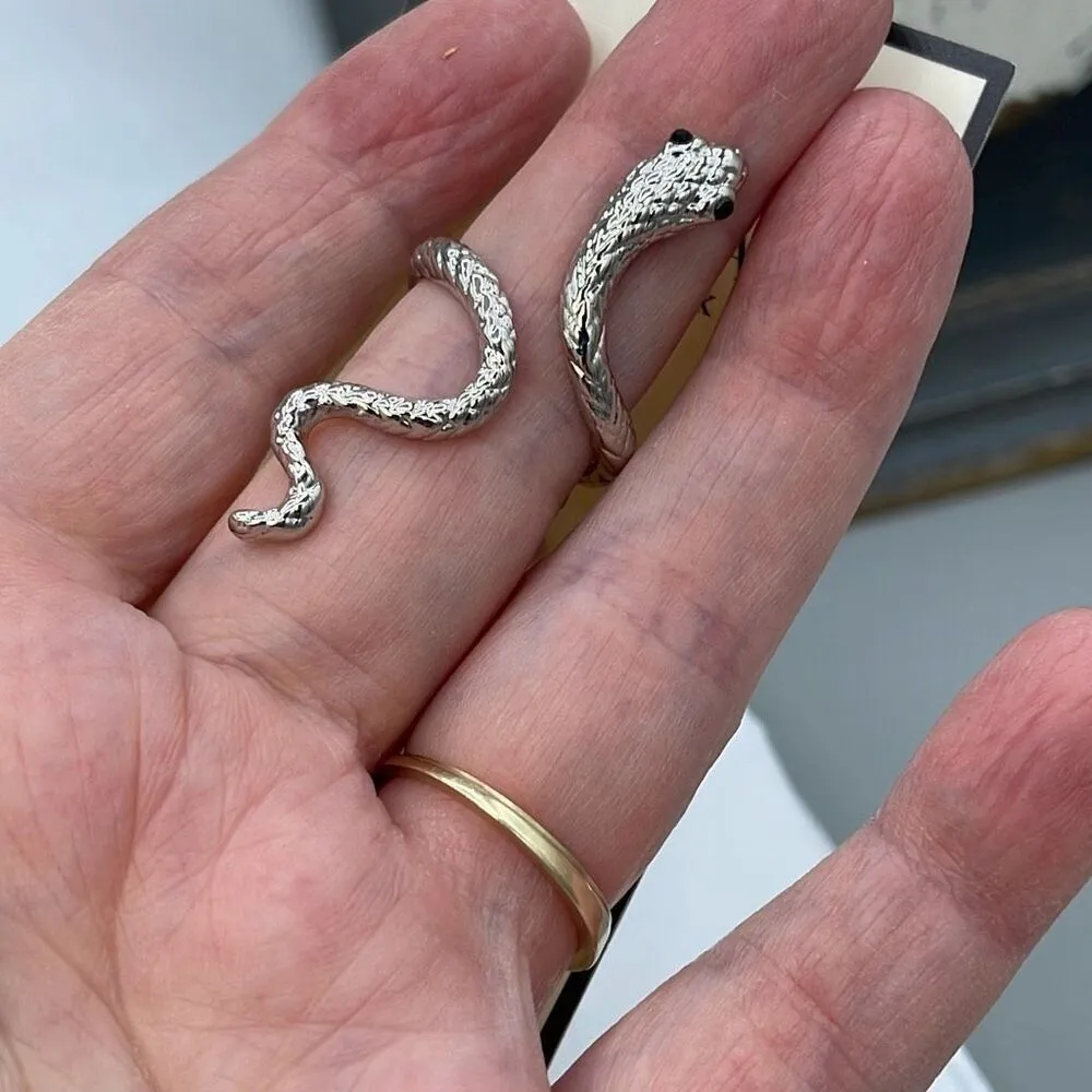 NWT Vera size 8 snake ring. Silver - Image 6